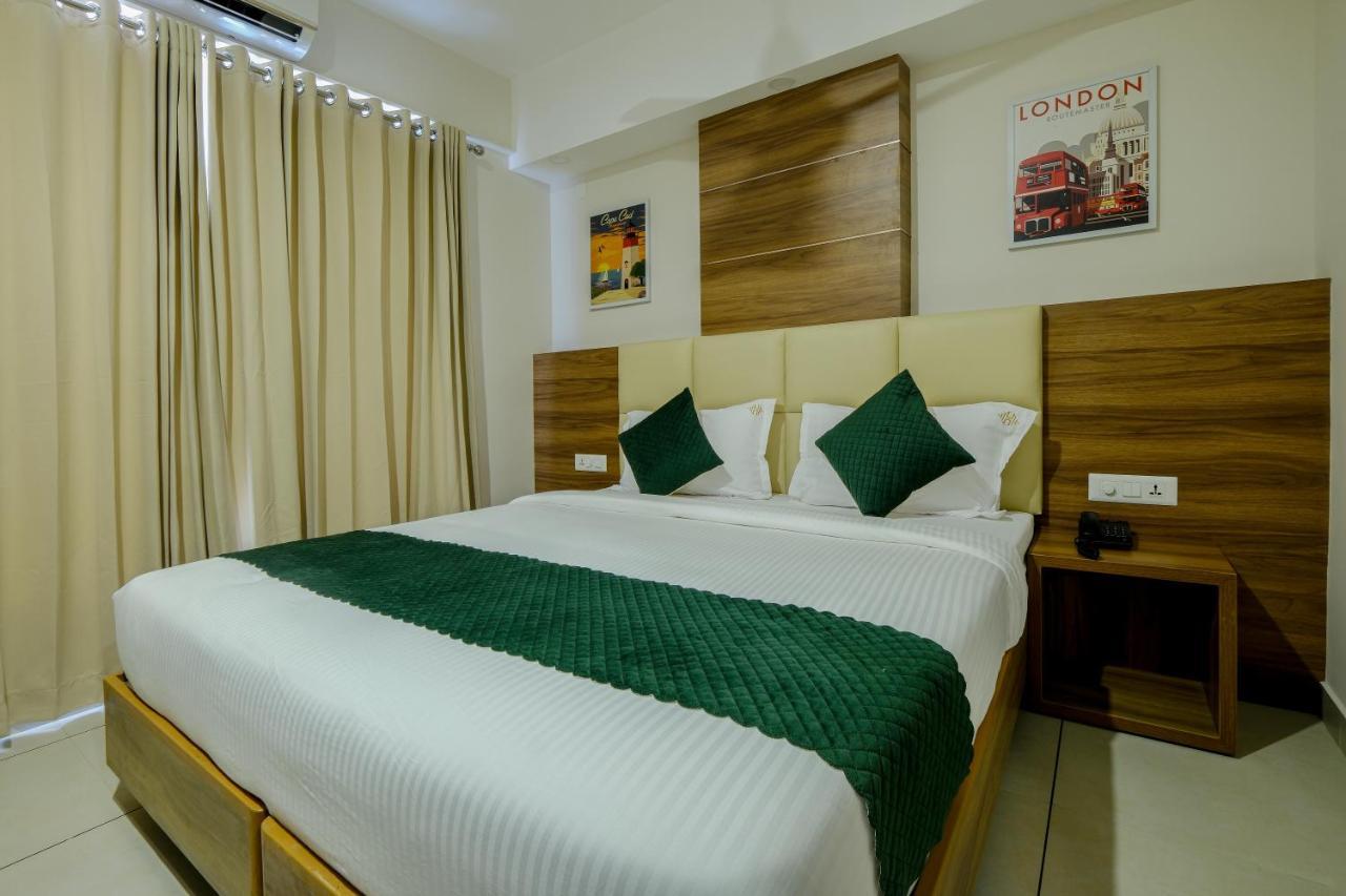 The Heartland Business Hotel, Trivandrum Thiruvananthapuram Buitenkant foto