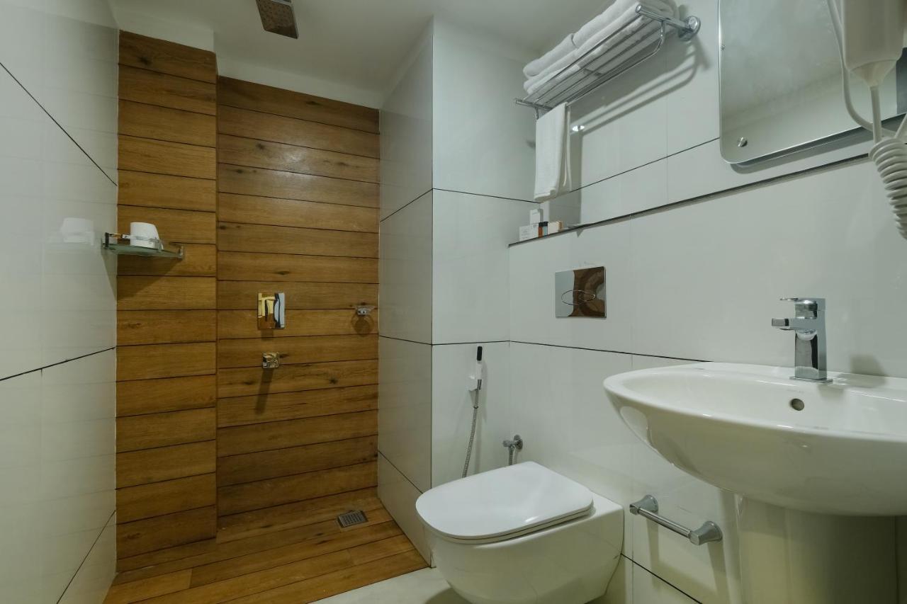 The Heartland Business Hotel, Trivandrum Thiruvananthapuram Buitenkant foto