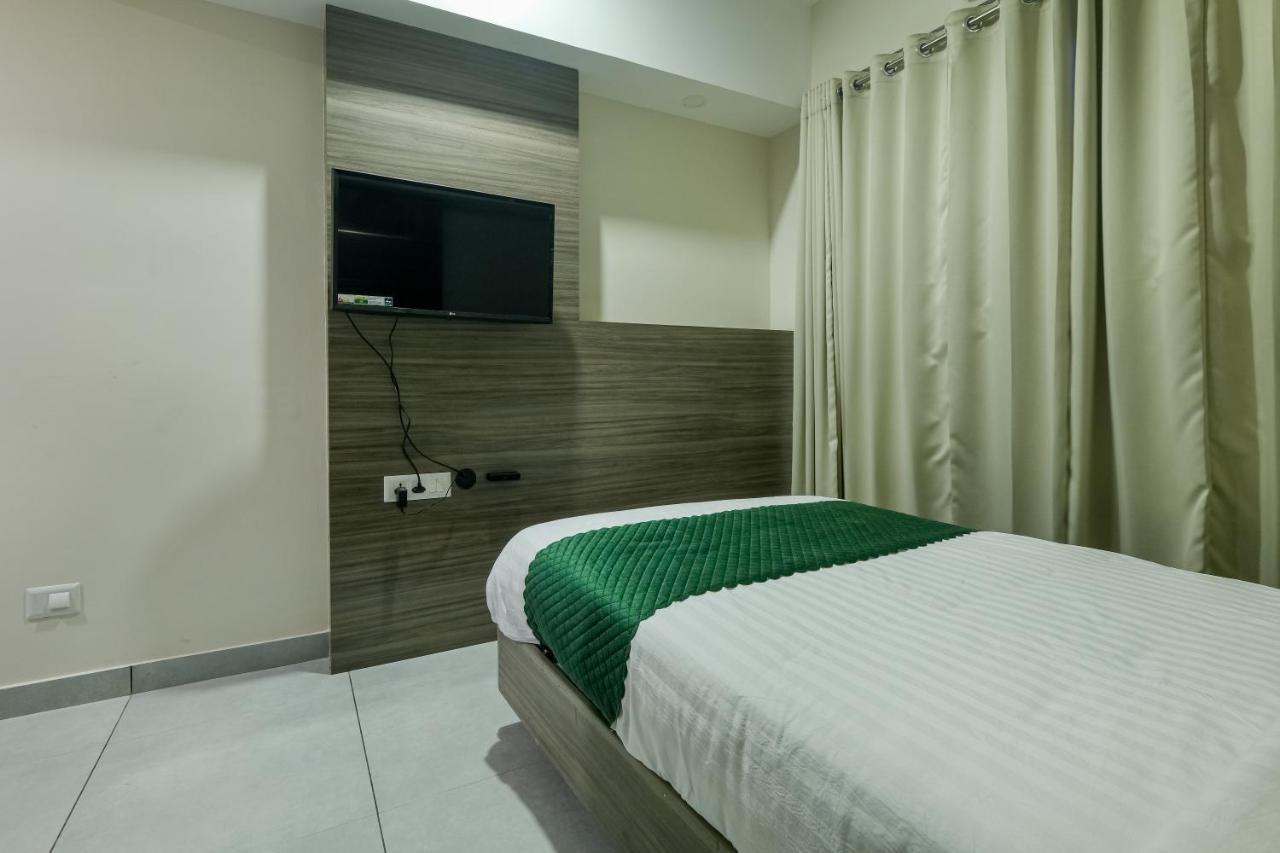 The Heartland Business Hotel, Trivandrum Thiruvananthapuram Buitenkant foto